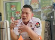 Sekretaris KIP Aceh Tamiang – “Silon udah diisi, jadi kita tahu, jika Armi Fahmi dan Ismail akan maju dan mendaftarkan”