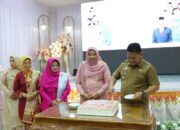 TP-PKK Aceh Tamiang Gelas Peringatan Hari Ibu