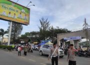 Personel Polres Aceh Tengah Laksanakan Pengamanan dan Pengaturan Arus Lalulintas Saat Shalat Idul Fitri 14467 H.