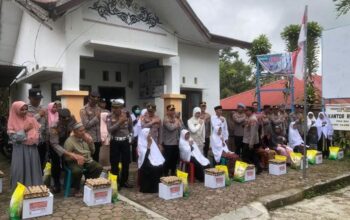 Polres Aceh Tengah Tebar Kepedulian Lewat Jumat Berkah di Kampung Pucuk Deku