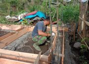 Satuan Tugas (Satgas) TNI Manunggal Membangun Desa (TMMD) Ke-126 Kodim 0106/Aceh Tengah Mengecor Pondasi Rumah RTLH