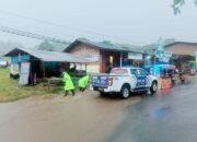 Hujan Deras Mengguyur Aceh Tengah, Dengan Sigap  Satlantas Polres Aceh Tengah Atasi Kemacetan