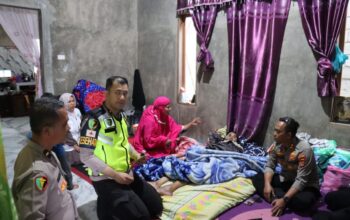 Polri Hadir Dari Posko Hingga Pintu Rumah, Pastikan Layanan Kesehatan Warga Terdampak Bencana di Aceh Tengah