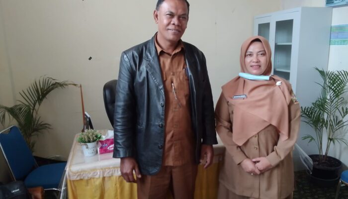 Kabid Dinas Pendidikan dan Kebudayaan Aceh Tengah Memberi Surat Teguran dan Peringatan Kepada SMP 17 Takengon