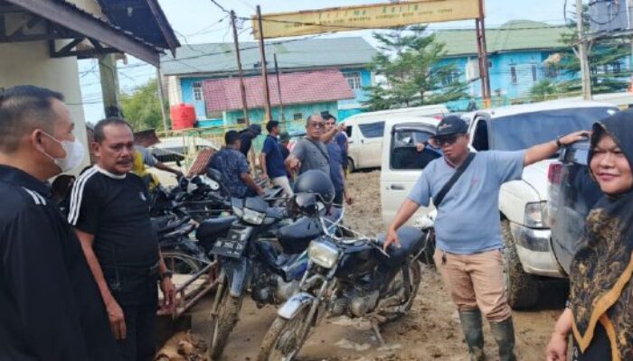Dukung Kegiatan Belajar, Plt. Sekda Aceh Tamiang Pimpin Gotong Royong 4265 ASN Aceh