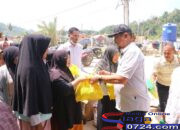 Bupati Aceh Tamiang Salurkan Bantuan Sembako kepada Masyarakat Kecamatan Sekerak